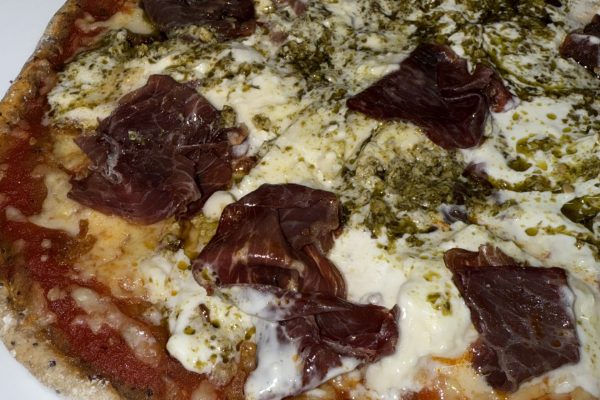 PIZZA CECINA DE VACA Y BURRATA